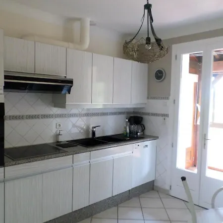 Maison Avec Veranda Proche Du Centre Feriehus