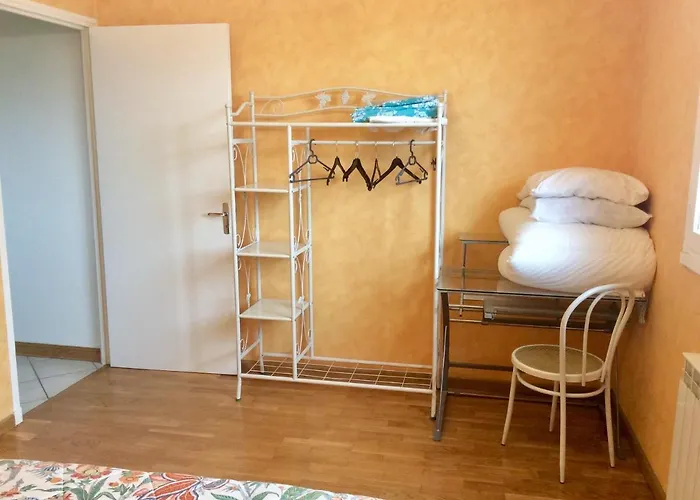 Maison Avec Veranda Proche Du Centre Nyaraló Rignac (Aveyron)