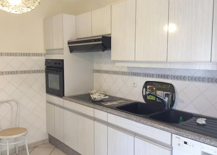 Maison Avec Veranda Proche Du Centre Nyaraló